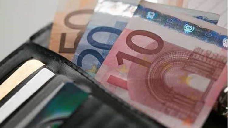 Ξεμπλοκάρουν 20.000 εφάπαξ