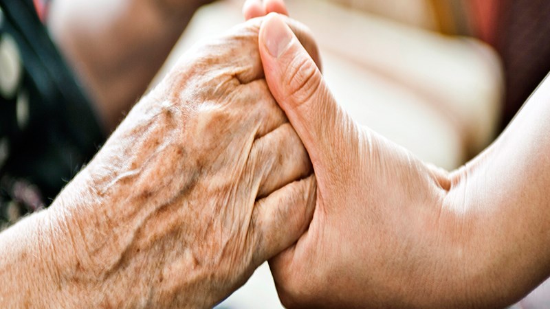 Οικογενειακή τραγωδία – Μητέρα και γιος πέθαναν με διαφορά λίγων ωρών