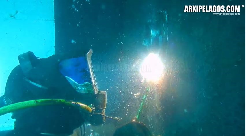 Εντυπωσιακές εικόνες από το βυθισμένο «Αγία Ζώνη ΙΙ» – ΒΙΝΤΕΟ