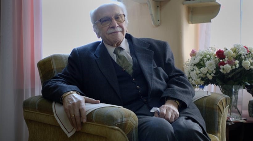 Ο Κώστας Γαβρόγλου αποχαιρετά τον δάσκαλό του, Δημήτρη Φραγκόπουλο