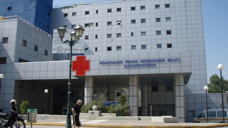 Το “έσκασε” από το Νοσοκομείο για να… βρίσει υπαλλήλους της Εφορίας