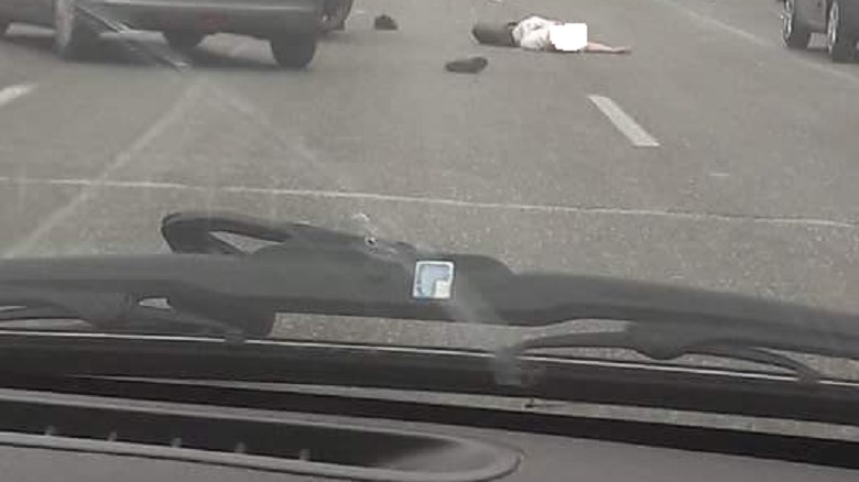 Πεζός παρασύρθηκε από ΙΧ στη Συγγρού – ΦΩΤΟ