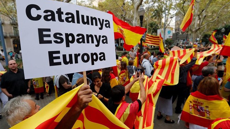 Διαδηλώσεις στην Ισπανία υπέρ της ενότητας