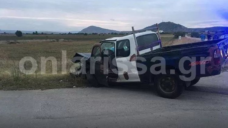 Τροχαίο με τρεις τραυματίες στα Φάρσαλα – ΦΩΤΟ