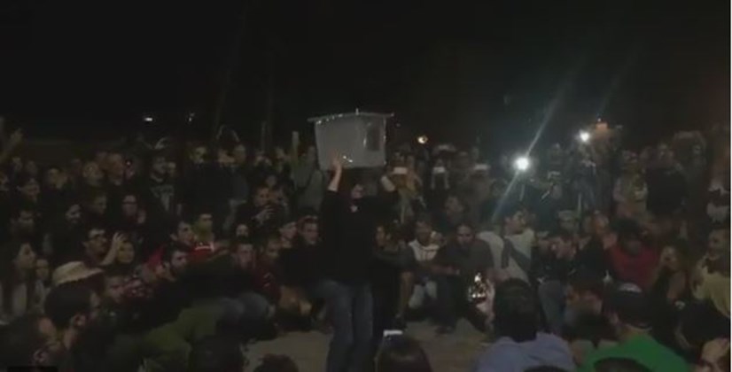 Οργανώσεις υπέρ της ανεξαρτησίας και συνδικάτα καλούν σε γενική απεργία στην Καταλονία