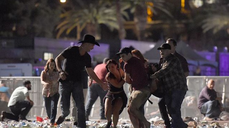 Συγκλονιστικές εικόνες από την αιματηρή επίθεση σε συναυλία στο Λας Βέγκας – ΦΩΤΟ – ΤΩΡΑ