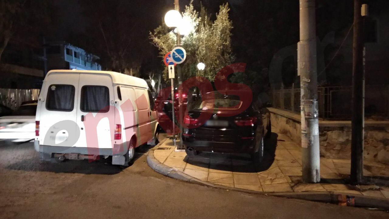 Ασυνείδητος οδηγός πάρκαρε πάνω σε ράμπα αναπήρων – ΦΩΤΟ αναγνώστη