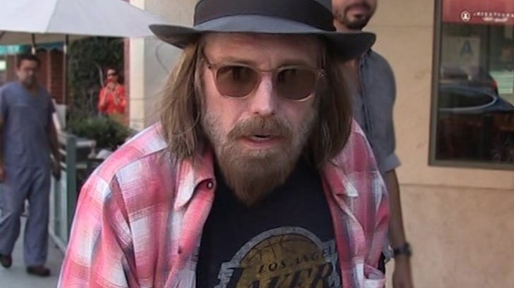 Μάχη να κρατηθεί στη ζωή δίνει ο μουσικός Τομ Πέτι – ΒΙΝΤΕΟ