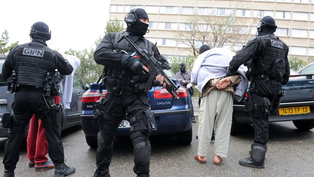 Τέσσερις συλλήψεις μετά την ανακάλυψη αυτοσχέδιου εκρηκτικού μηχανισμού στο Παρίσι