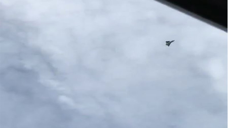 Συναγερμός πάνω από το Λονδίνο – Ύποπτο πακέτο σε αεροσκάφος – ΦΩΤΟ