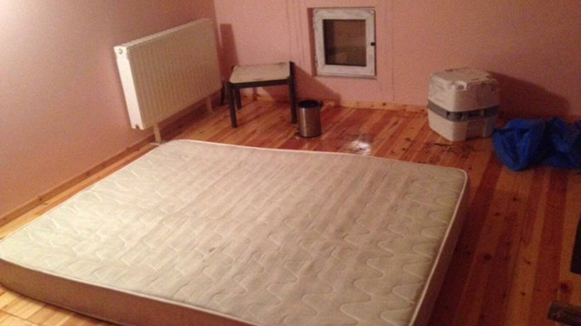 Αυτό είναι το κρησφύγετο που κρατούνταν όμηρος ο Λεμπιδάκης – ΦΩΤΟ