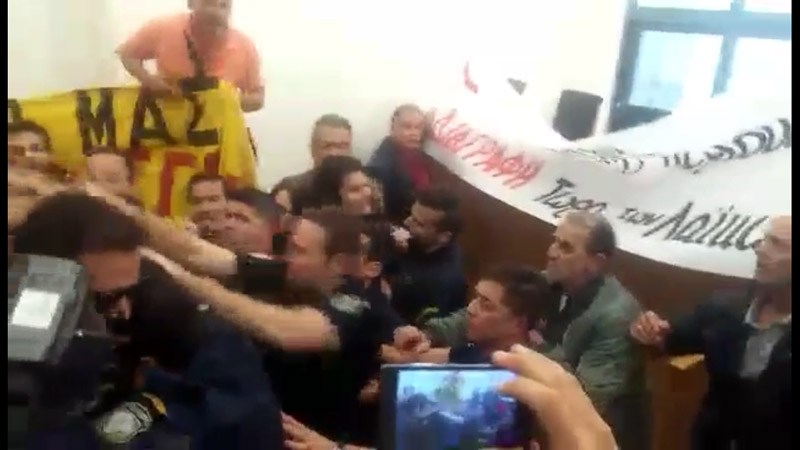 Ένταση στο Ειρηνοδικείο Αθηνών – Ματαιώθηκαν οι πλειστηριασμοί – ΒΙΝΤΕΟ