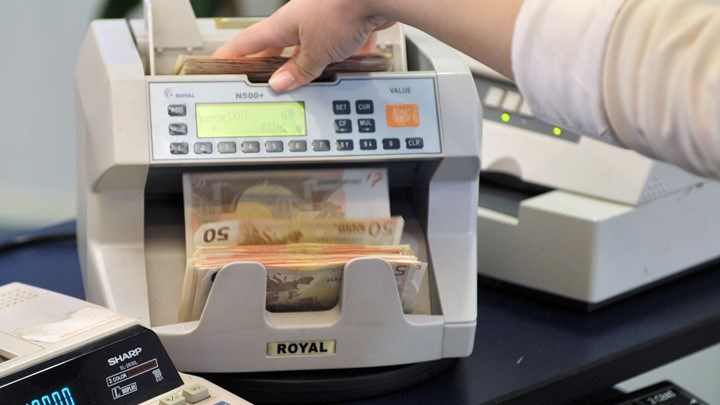 Με το σταγονόμετρο τα δάνεια και το 2018