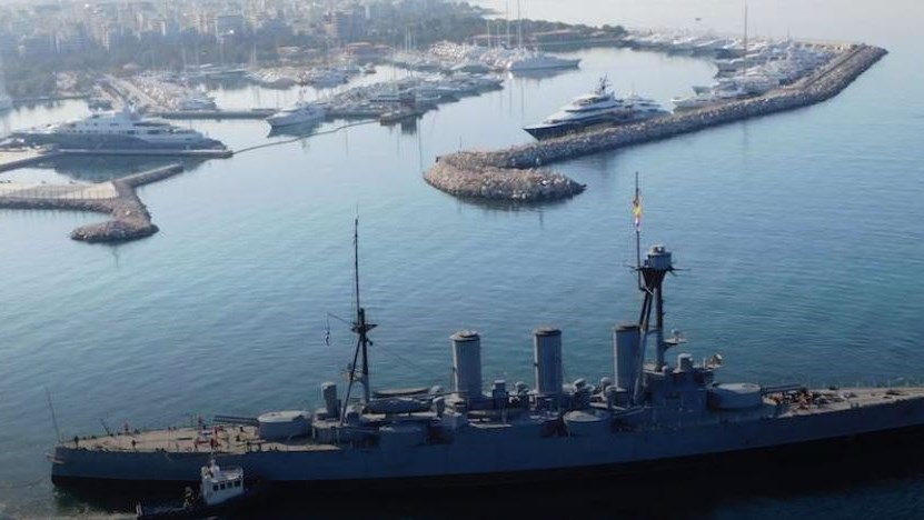 Απέπλευσε το θωρηκτό “Αβέρωφ” για τη Θεσσαλονίκη