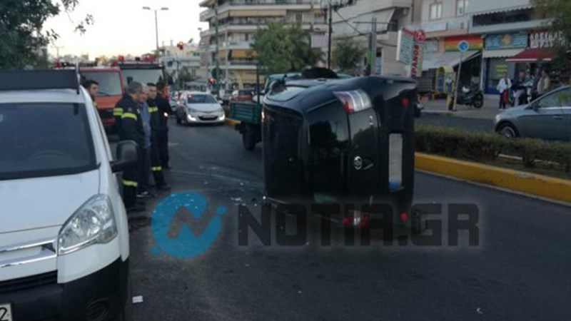 Τροχαίο στην Ηλιούπολη – Αυτοκίνητο αναποδογύρισε στη μέση του δρόμου – ΦΩΤΟ