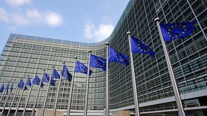 Πρόταση της Κομισιόν για σταδιακή ευρωπαϊκή εγγύηση των καταθέσεων
