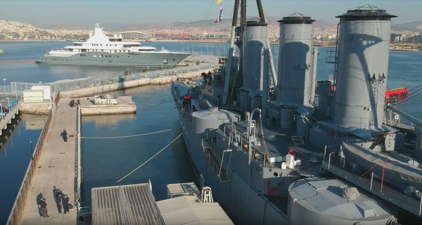 Εντυπωσιακές εικόνες από ψηλά κατά τον απόπλου του θωρηκτού “Αβέρωφ” – ΒΙΝΤΕΟ