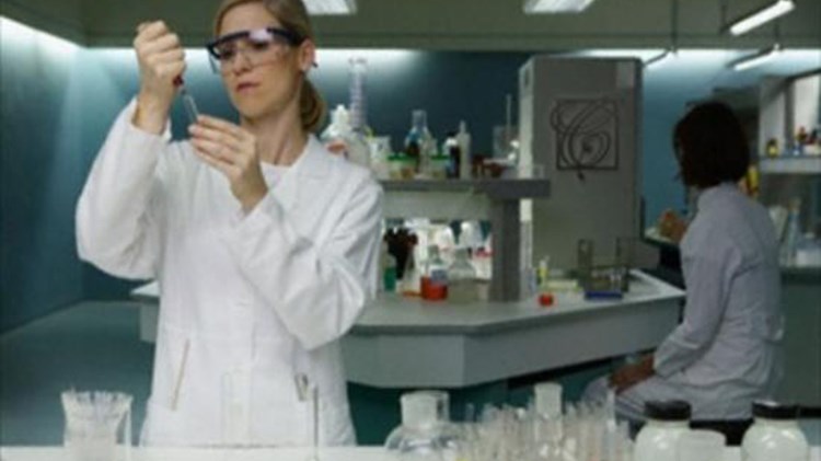 Η ΠΟΕΔΗΝ καταγγέλλει: Τα νοσοκομεία δεν έχουν αντιδραστήρια για έλεγχο αντισωμάτων ιλαράς