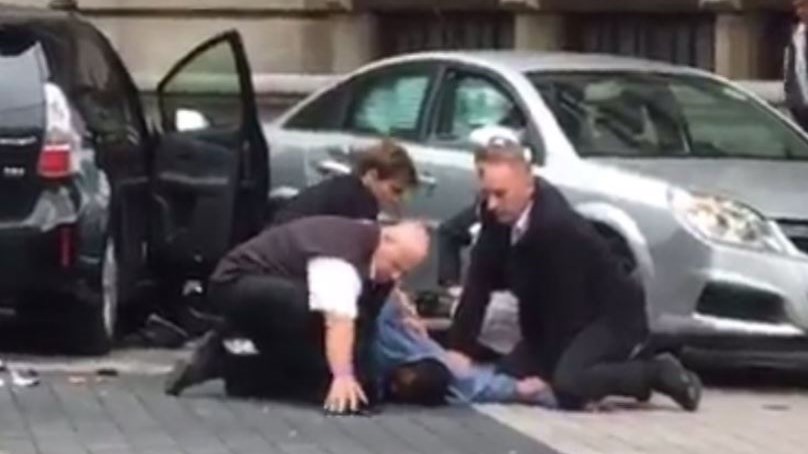 Συνελήφθη ένας άνδρας για το περιστατικό με το αυτοκίνητο στο Λονδίνο – ΦΩΤΟ – ΤΩΡΑ
