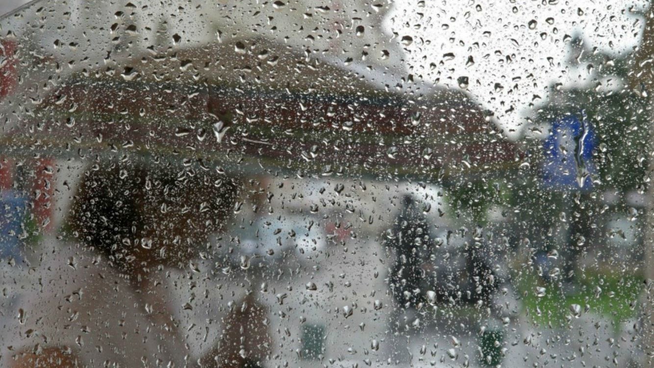 Καταιγίδες, ισχυροί άνεμοι και πτώση της θερμοκρασίας