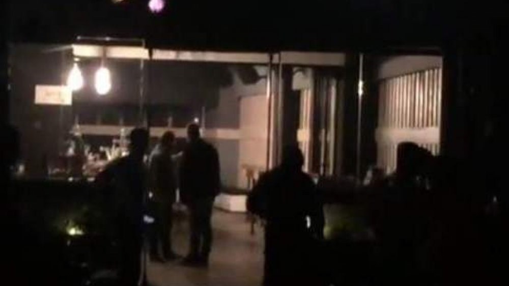 Η ανακοίνωση της ιδιοκτησίας του μπαρ στη Γλυφάδα όπου σημειώθηκε η μαφιόζικη επίθεση