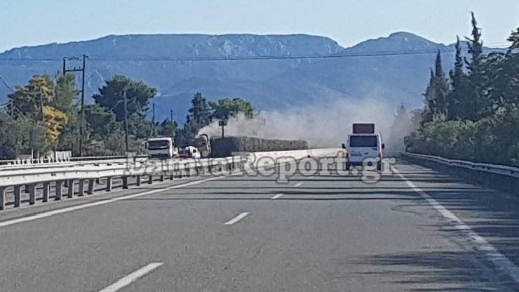 Σφοδρό τροχαίο στην εθνική οδό Αθηνών-Λαμίας – Αυτοκίνητο συγκρούστηκε με περιπολικό – ΦΩΤΟ
