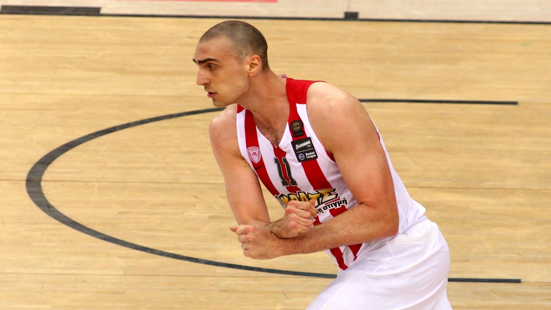 Ανανέωσε ο Μιλουτίνοφ με τον Ολυμπιακό έως το 2020