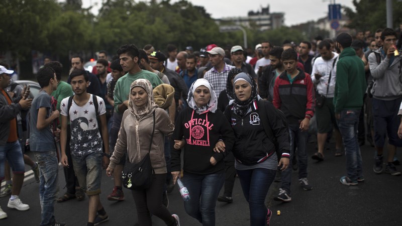 Η Γαλλία θα υποδεχτεί 10.000 πρόσφυγες έως τον Οκτώβριο του 2019