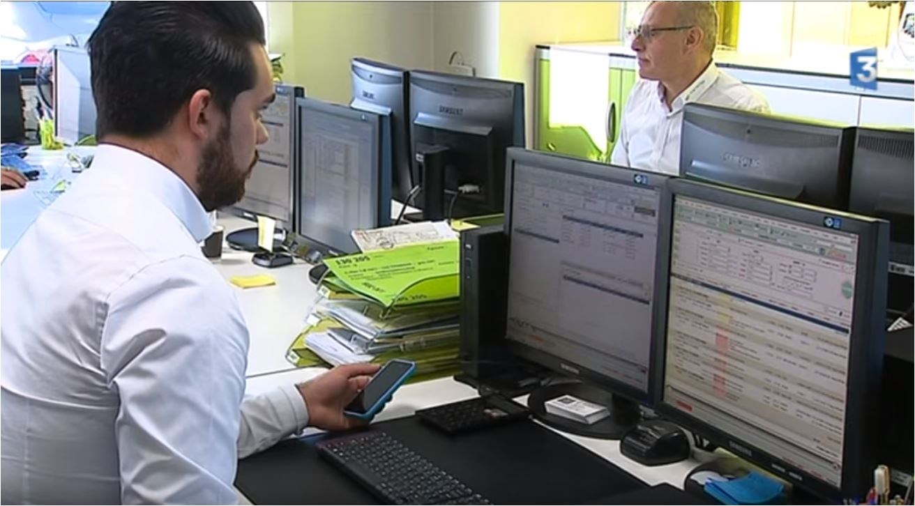 Γάλλος επιχειρηματίας μοίρασε 1,6 εκατ. ευρώ στους υπαλλήλους του – ΒΙΝΤΕΟ