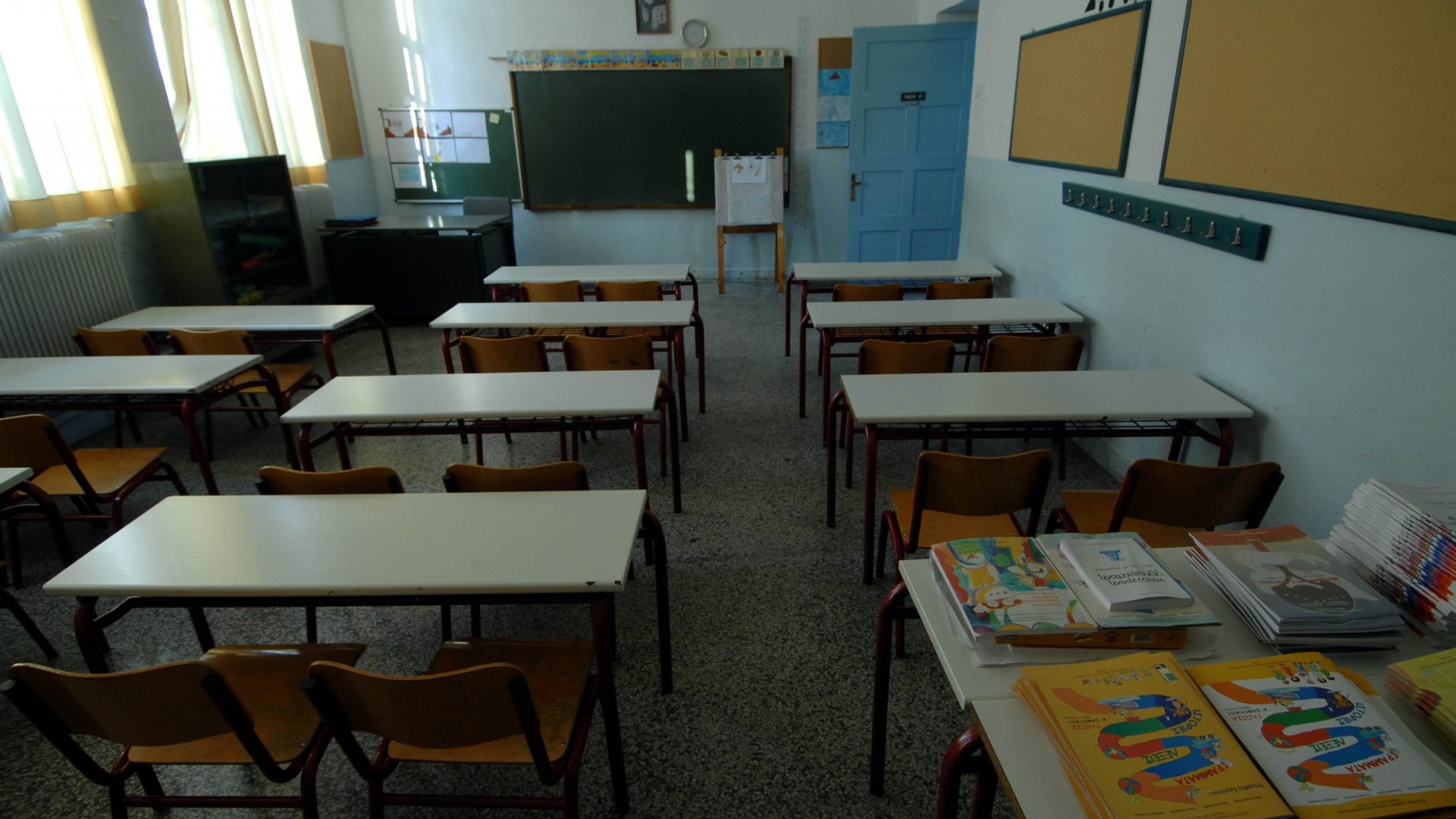Τραγικές ελλείψεις εκπαιδευτικών στα ελληνικά σχολεία του εξωτερικού – Τι καταγγέλλουν γονείς στο enikos.gr