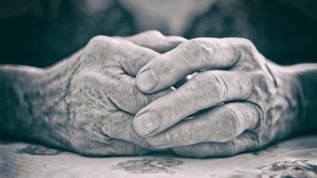 92χρονος δεν άντεξε την απώλεια της γυναίκας του και αποπειράθηκε να αυτοκτονήσει