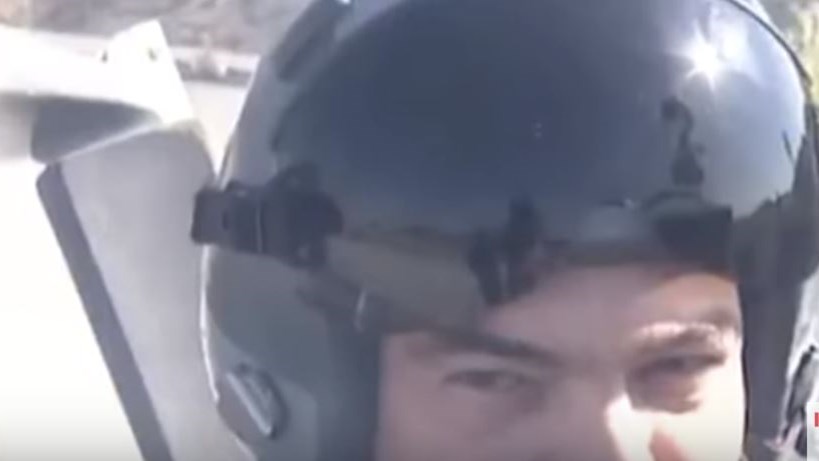 Χιουμοριστικό βίντεο της ΚΝΕ για την πτήση του Πρωθυπουργού με F16