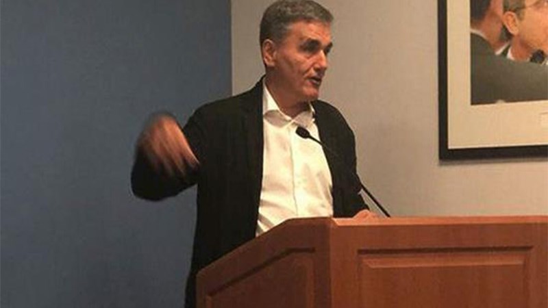 Τσακαλώτος: Δεν μπορούμε να εργαστούμε με το ΔΝΤ να έχει το ένα πόδι μέσα και το άλλο έξω