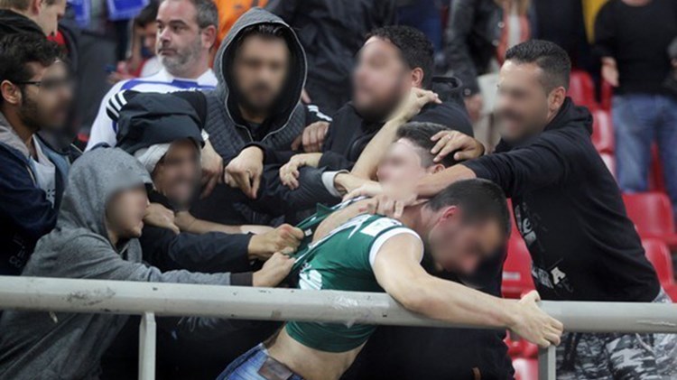 Ελεύθερος με περιοριστικούς όρους ο 20χρονος για τον ξυλοδαρμό στο «Καραϊσκάκη»