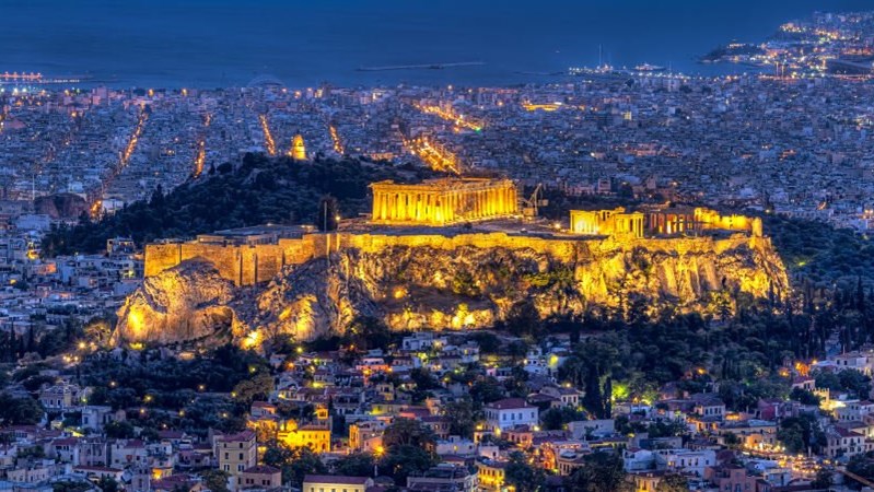 Η Telegraph εξυμνεί τις ομορφιές της Αθήνας