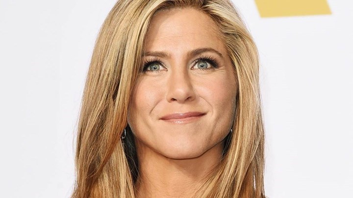 Η Τζένιφερ Άνιστον στο πλευρό των πληγέντων από τον τυφώνα Μαρία