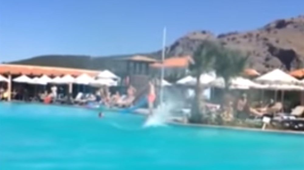 Υδροστρόβιλος σε πισίνα ξενοδοχείου στη Ρόδο – ΒΙΝΤΕΟ