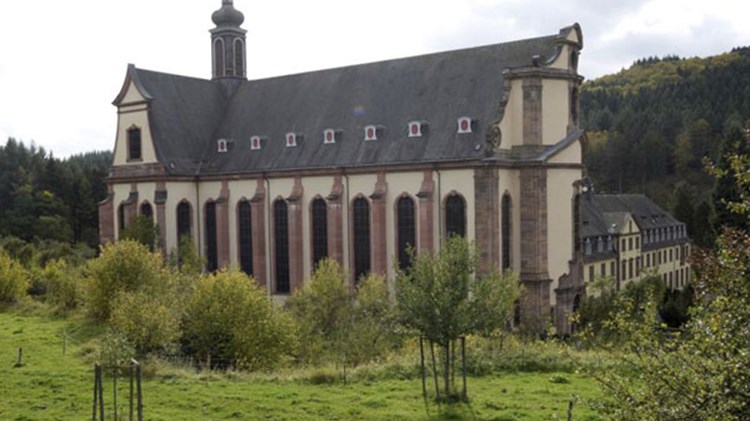 Γιατί κλείνει μοναστήρι έπειτα από 883 χρόνια στη Γερμανία