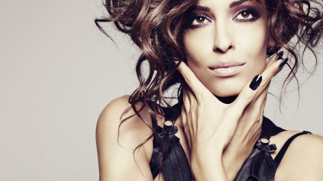 Η Ελένη Φουρέιρα ποζάρει τόπλες και βάζει “φωτιά” στο Instagram – ΦΩΤΟ