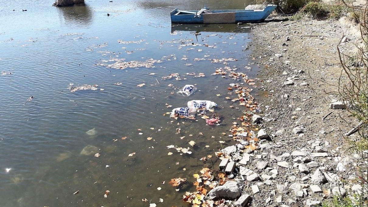 20 σοκαριστικές εικόνες από τη λίμνη Καστοριάς – Αποκαλύφθηκε ο πυθμένας της