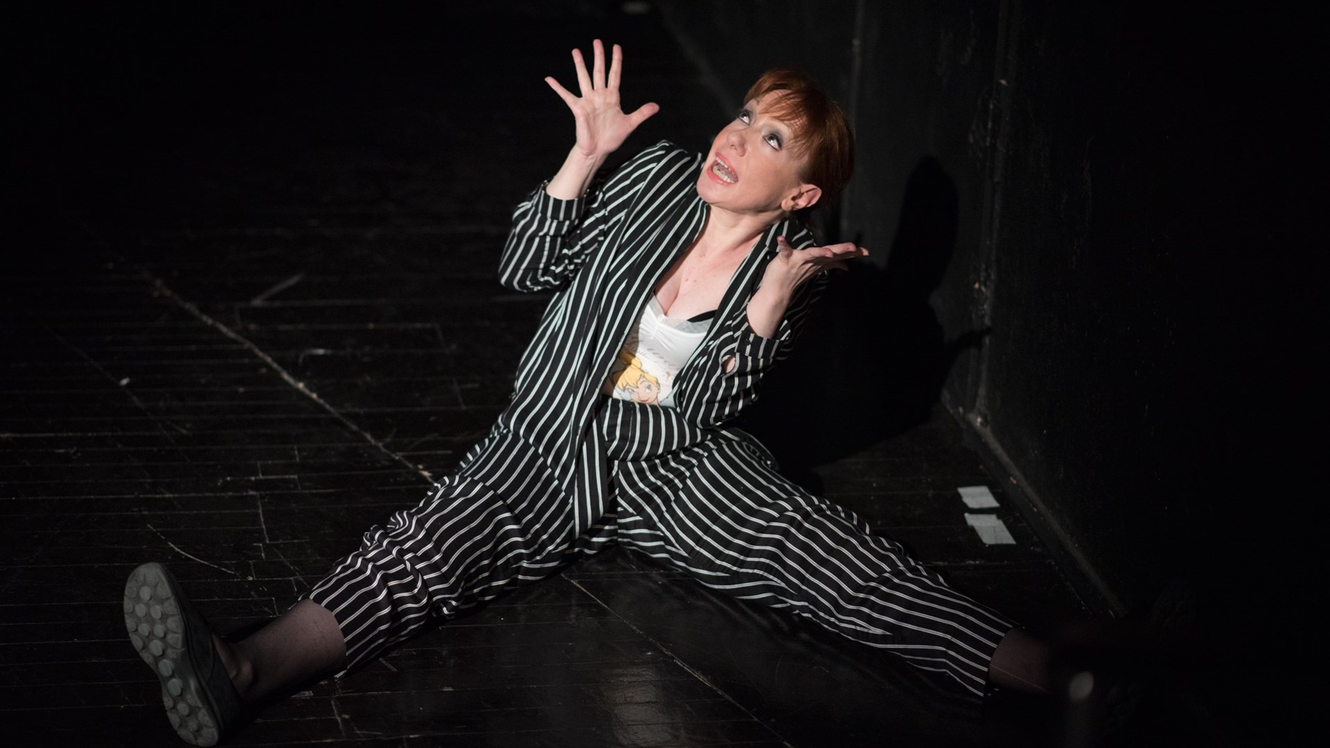 Η Τζούλη Σούμα ξαναφορά το…Πράσινο φουστανάκι της και μιλάει στο enikos.gr