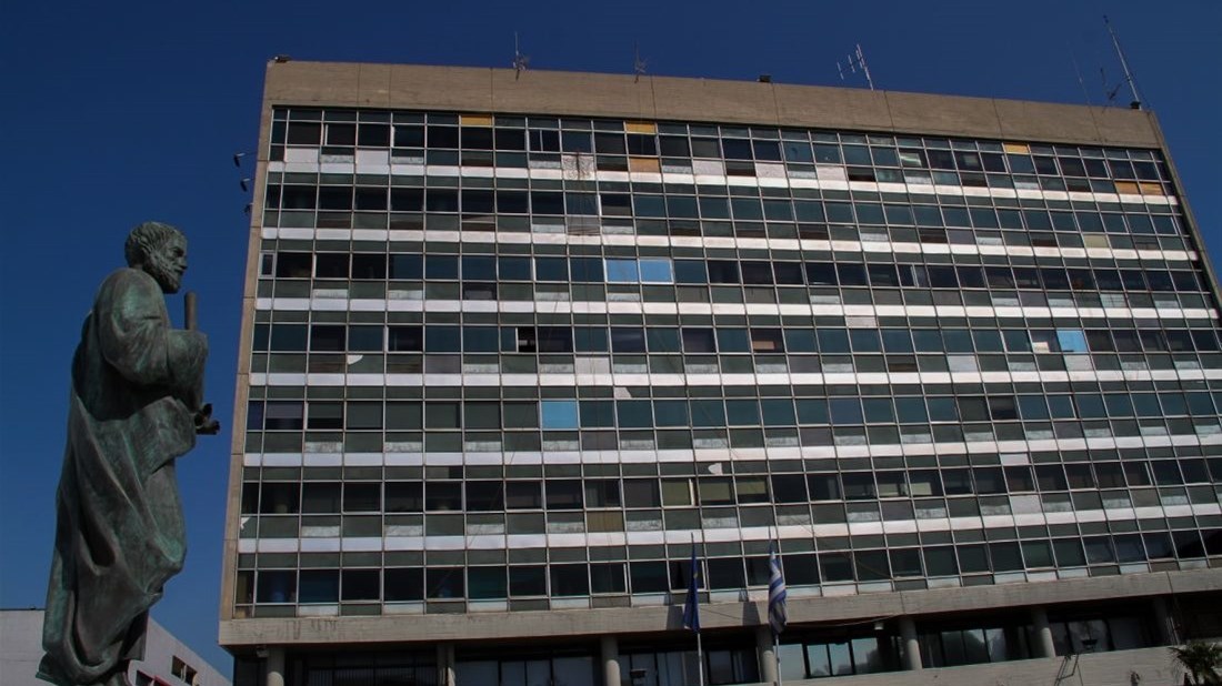 Έφοδος φοιτητών στην Πρυτανεία του ΑΠΘ – Εγκλωβισμένα τα μέλη της Συγκλήτου – ΤΩΡΑ