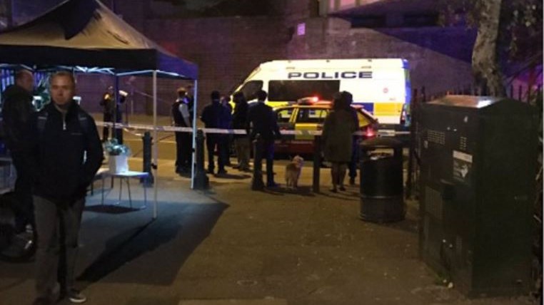 Συναγερμός στο Λονδίνο – Επίθεση με μαχαίρι σε τρία άτομα
