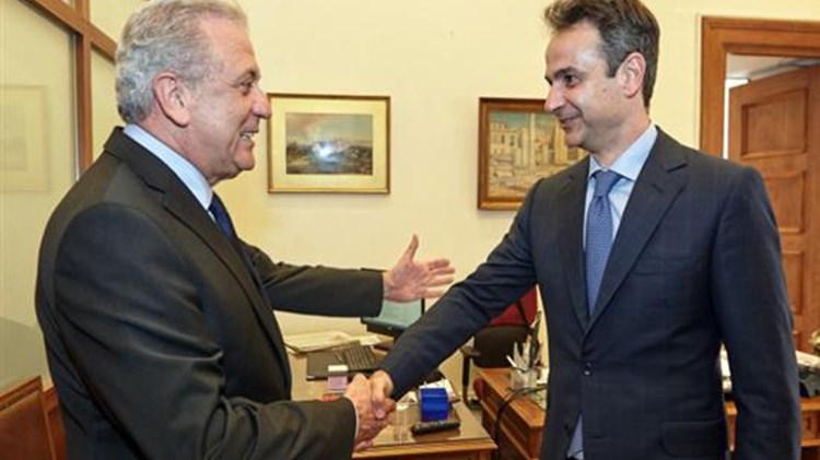 Συνάντηση στις Βρυξέλλες με δέκα Επιτρόπους διοργανώνει ο Αβραμόπουλος στον Μητσοτάκη