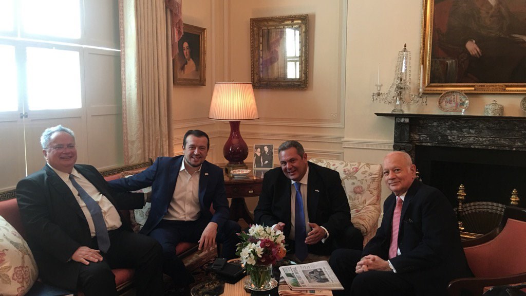 Η ΦΩΤΟ που ανέβασαν οι Έλληνες υπουργοί στο twitter από το Blair House