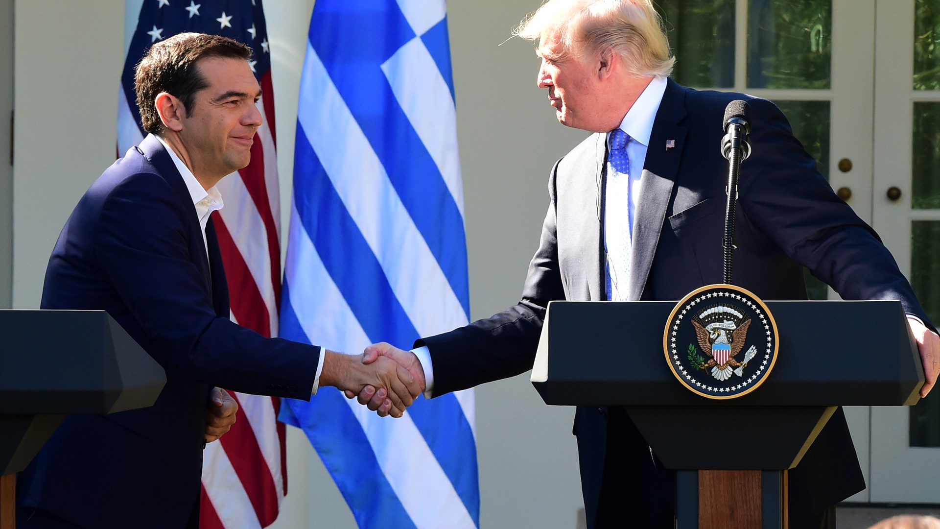 Η στήριξη του Τραμπ για επενδύσεις και χρέος, η πρόσκληση του Τσίπρα να επισκεφθεί την Ελλάδα και η συμφωνία για τα F-16  – ΒΙΝΤΕΟ