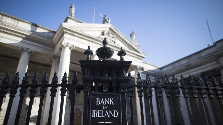 Για σκληρό Brexit προετοιμάζει τις επιχειρήσεις ο Ιρλανδός κεντρικός τραπεζίτης
