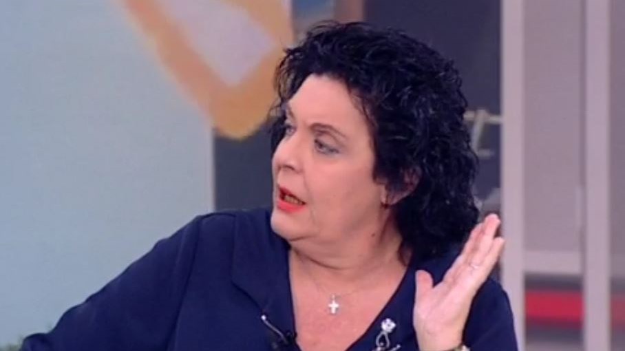 Η Κανέλλη αλά… Άντζελα, σχολιάζει για Τσίπρα -Τραμπ – “Κάνω comeback στον έρωτα σου” – ΒΙΝΤΕΟ