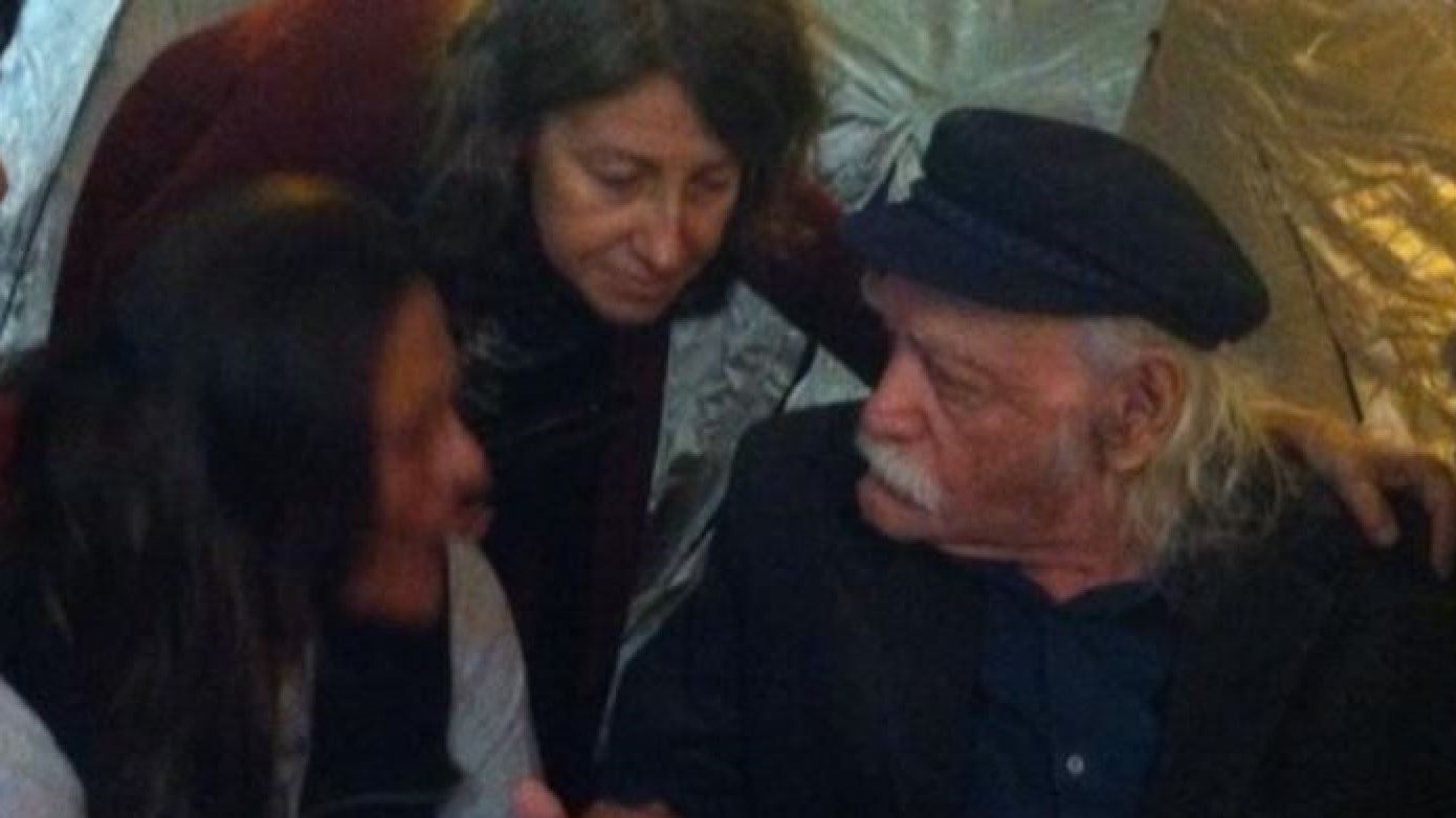 Όγδοη ημέρα απεργίας πείνας για τέσσερις δημοσιογράφους – Στο πλευρό τους ο Γλέζος – ΦΩΤΟ