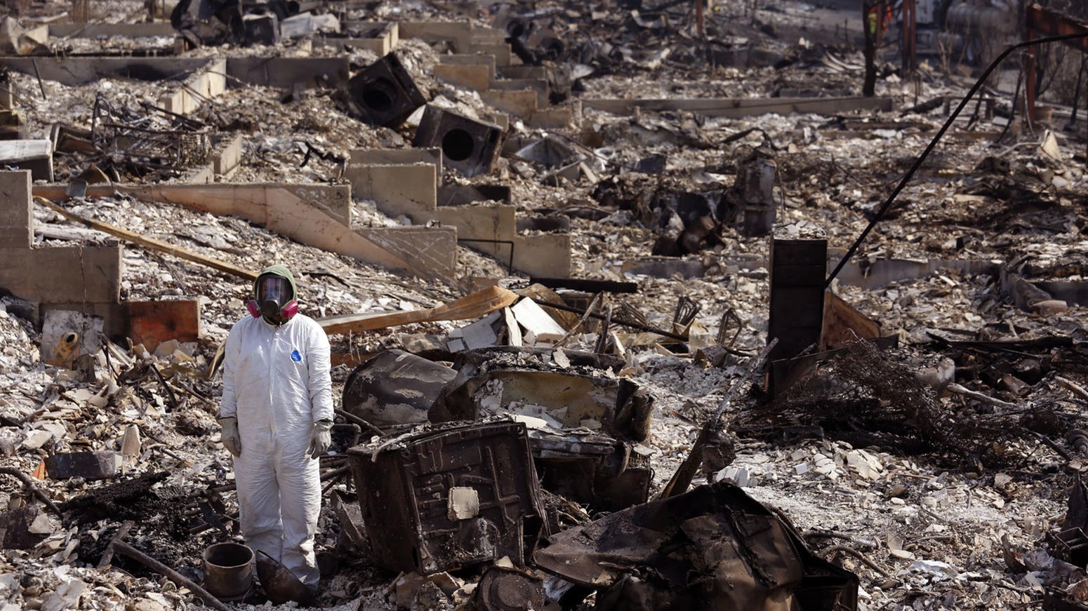 Εικόνες αποκάλυψης στην Καλιφόρνια – 42 νεκροί και 850.000 στρέμματα καμμένα – 20 συγκλονιστικές ΦΩΤΟ